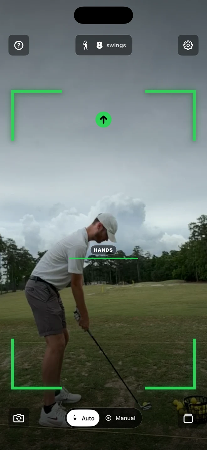 Automatic mode selected in the bottom switch with framing guides visible on the camera preview